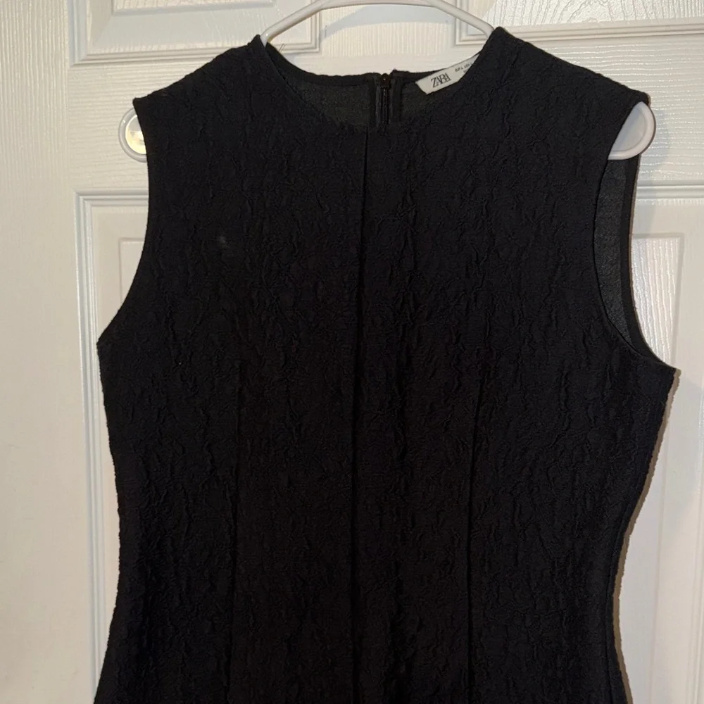 Zara Elegant Black Sleeveless Mini Dress - Picture 3 of 4